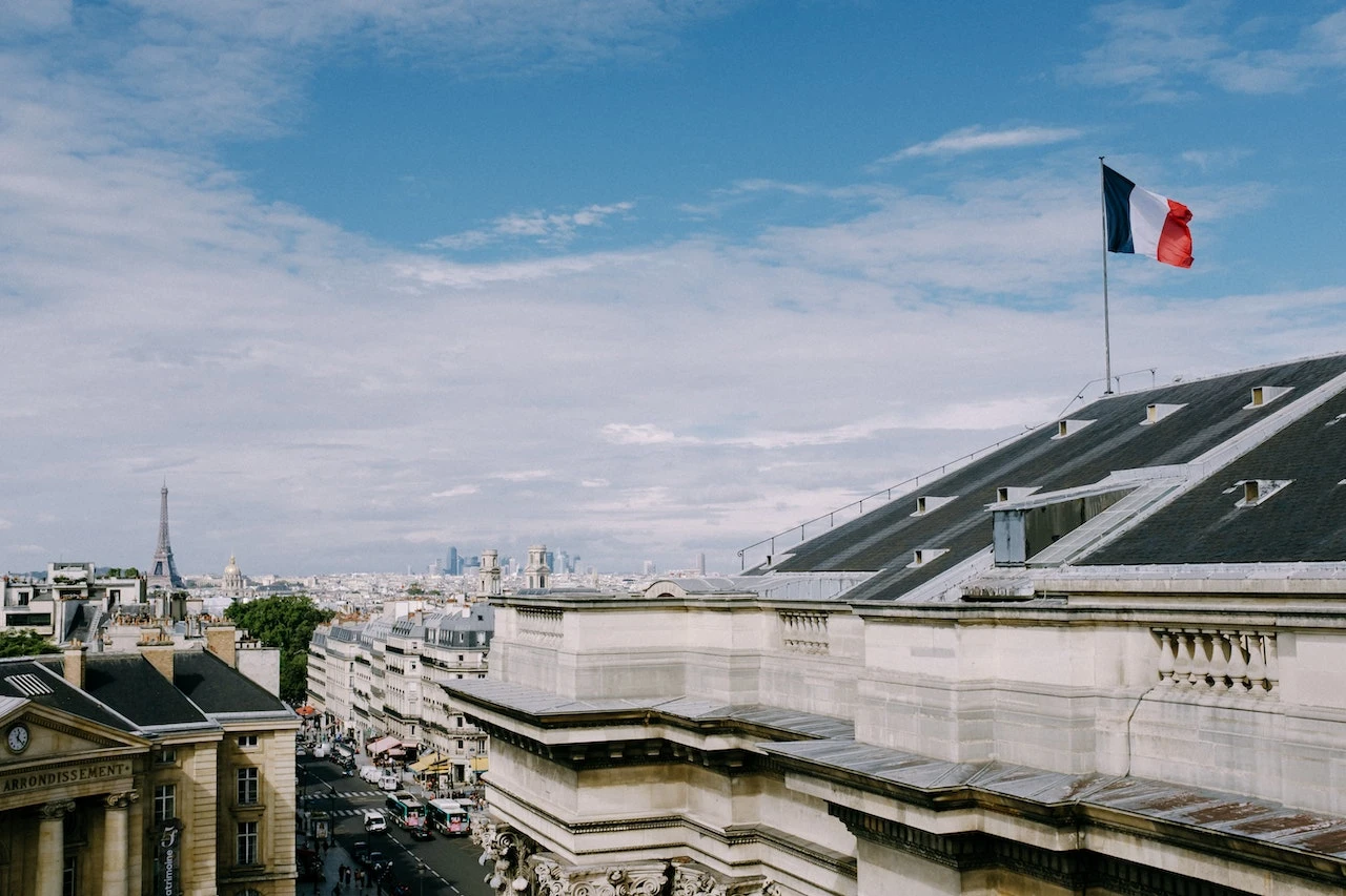 France to impose role model ban