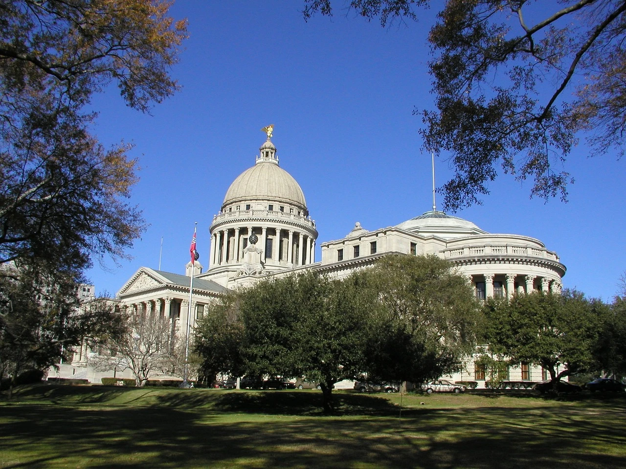 Mississippi House clears online sports betting bill